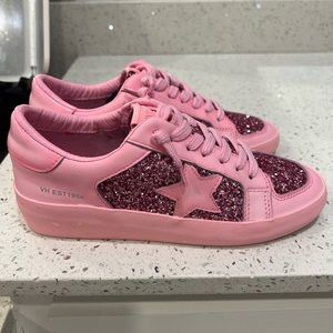 Women’s size 6.5 pink vintage Havana sneakers BRAND NEW NEVER WORN